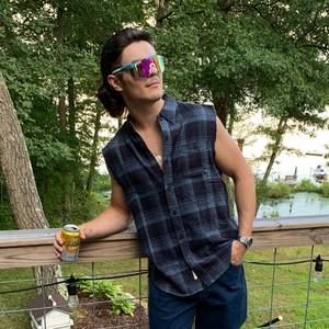 Meet your Posher, Jake